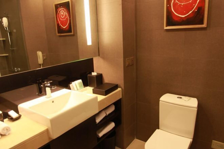 Bathroom 4, Oriental Hotel, Suzhou