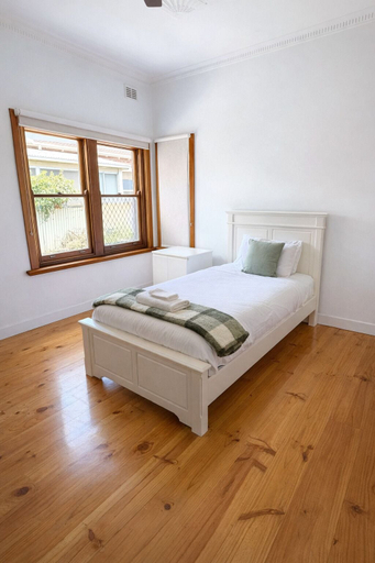 Room 5, 2BR Seaside Retreat in Largs North, Adelaide