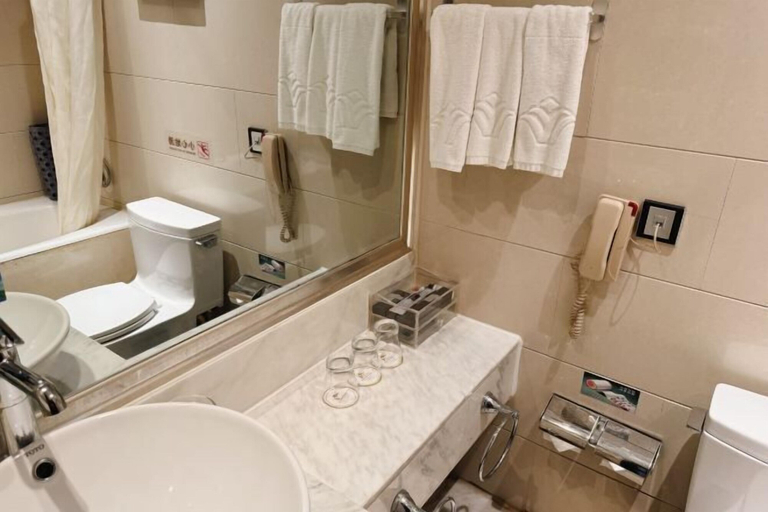 Bathroom, Wuqi International Hotel, Yan'an