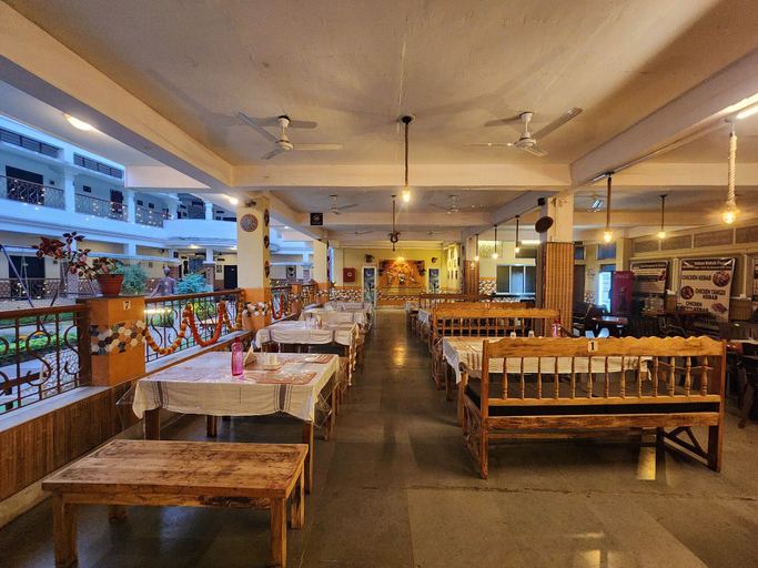 Dining, The Kolam, Birbhum