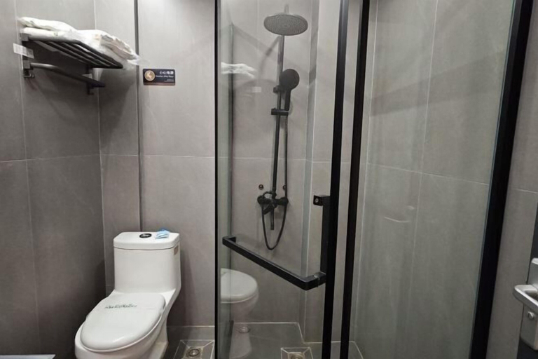 Bathroom 5, Jingyuan Boutique Hotel, Laibin