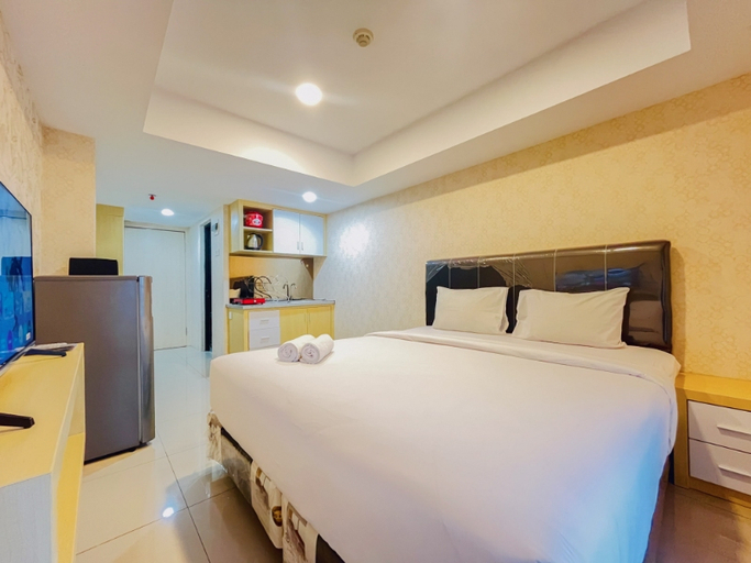 Bedroom 2, Warm Studio at De Prima Apartment By Travelio, Medan