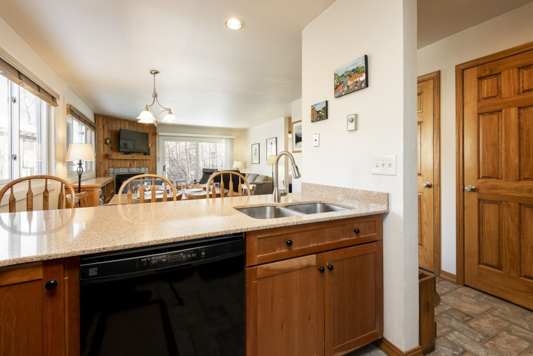 Private kitchen 5, Park City Ski Resort UT - Snow Flower Condos, Summit