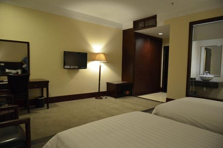 Bedroom 5, Huangguang Holiday Hotel, Jiangmen