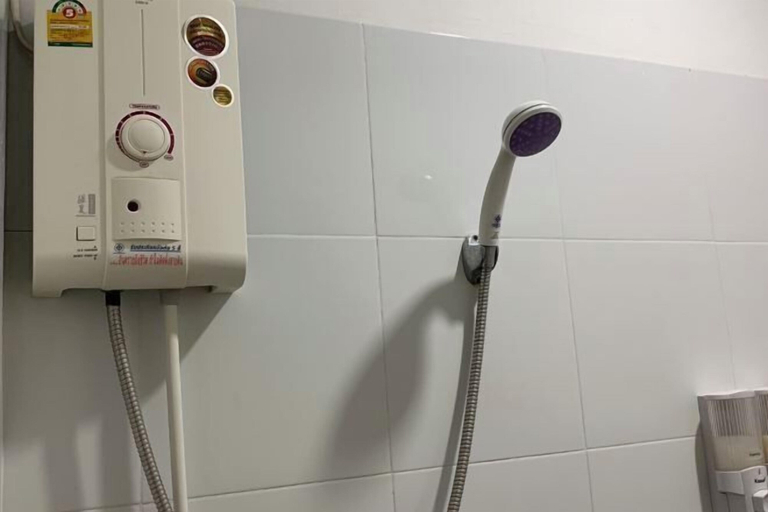 Bathroom 4, D Heart Homestay, Don Muang