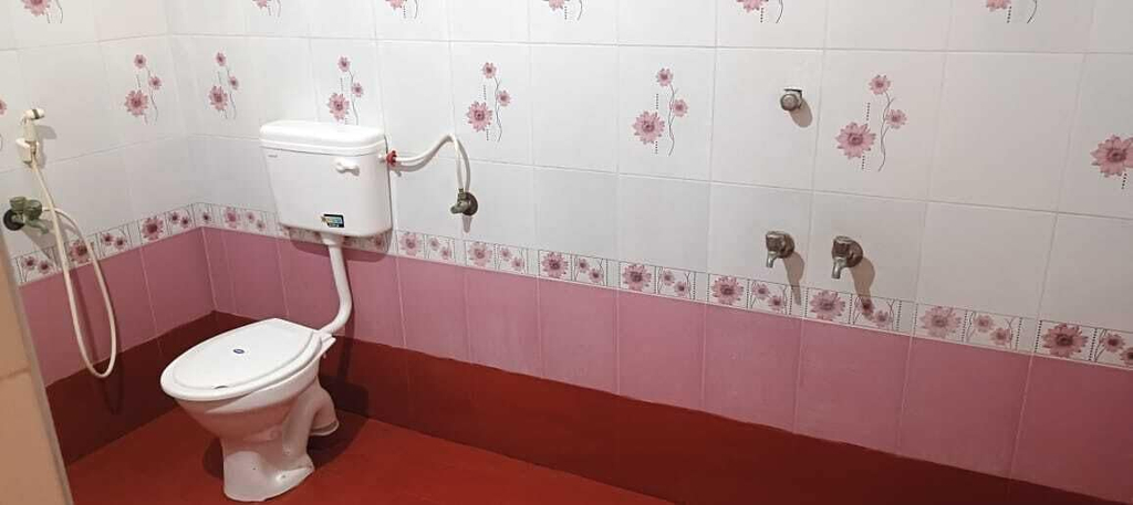 Bathroom 5, Villa De Grand, Viluppuram