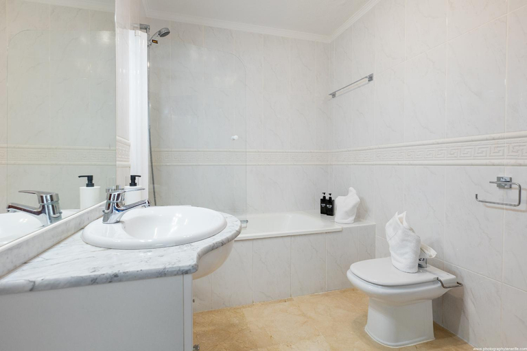 Bathroom 3, Villa Los Gigantes, Santa Cruz de Tenerife