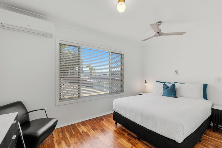 Bedroom 5, Motel Miramar, Nambucca