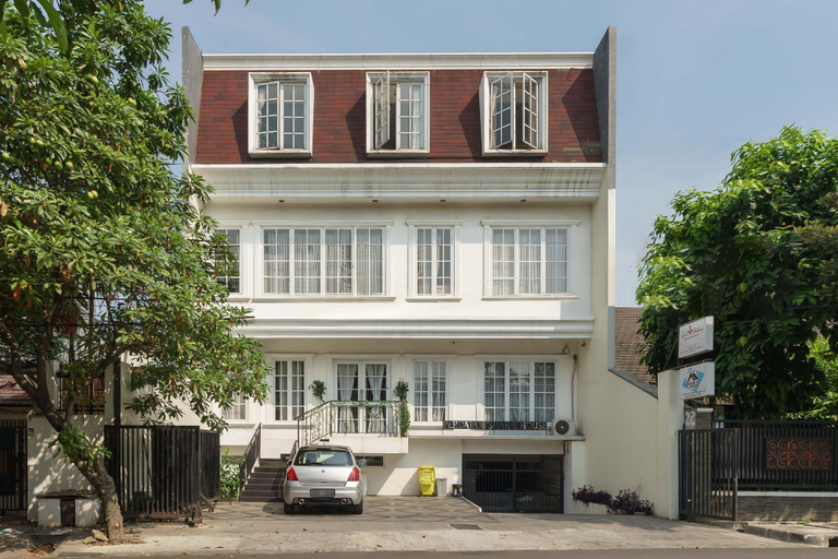 Exterior & Views 2, RedDoorz Syariah Plus near Pancoran 2, South Jakarta