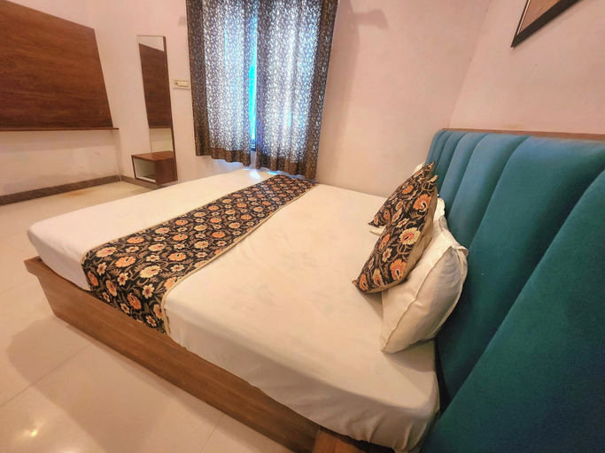 Bedroom 2, Hotel Atithi, Sikar