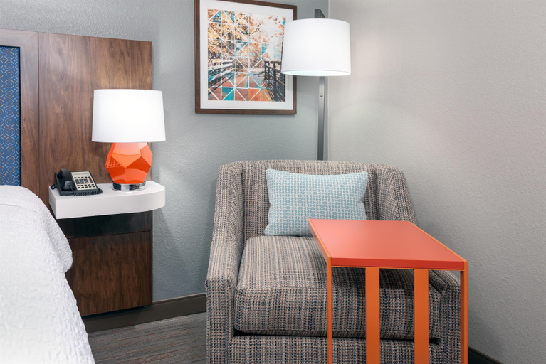 Others 5, Hampton Inn & Suites Charlottesville-At the University, Charlottesville