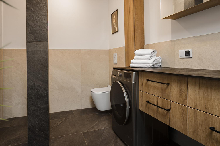 Bathroom 2, Metropolis Design Apartments, Kraków City