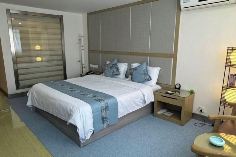 Bedroom 5, Jinlong Hotel, Tianshui