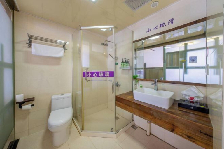 Bathroom 3, Shuiyue Qinghua Hotel, Huzhou