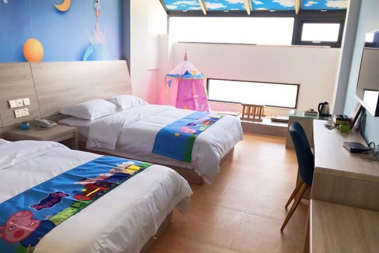 Bedroom 4, Xinhai Hotel, Jiangmen