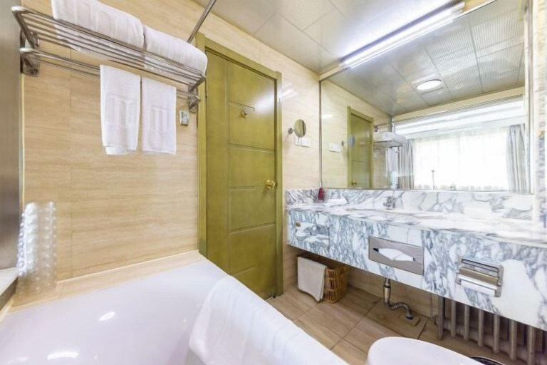 Bathroom 3, JJ Sun Hotel, Lanzhou