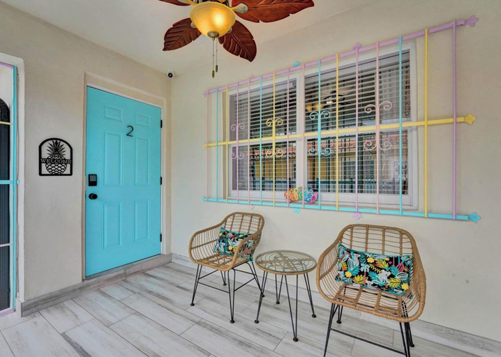 Interior, The Island Shoes, Miami-Dade