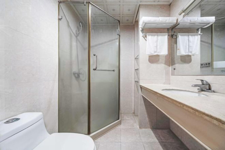 Bathroom 3, Taizhou Western Style Hotel, Taizhou