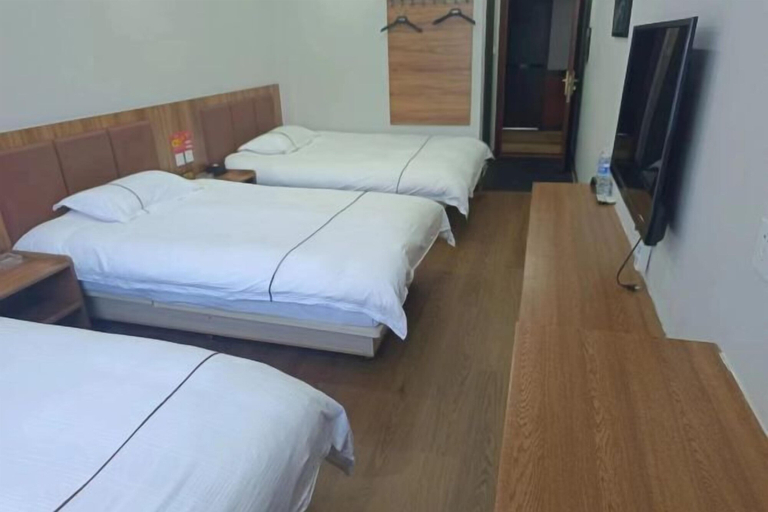 Bedroom 3, Dongtai Hotel, Baishan