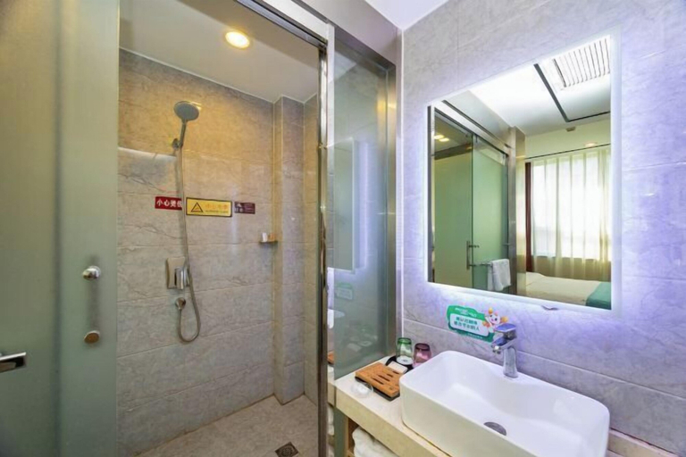 Bathroom 4, Yuanzhongfang Hotel, Qingdao