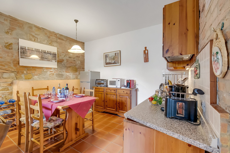 Room 5, Charming Borgo Ciclamino Pool Activities, Florence