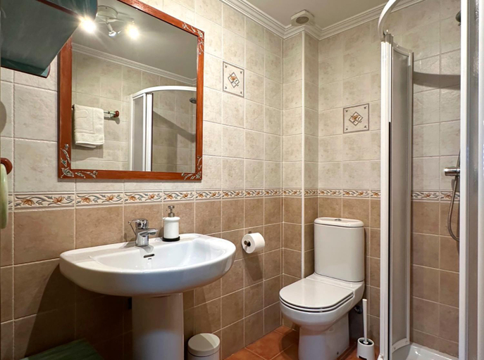 Bathroom 2, Casa Rural Las Condesas, Burgos