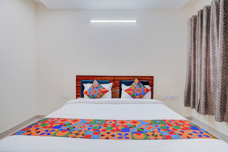 Room 5, Fabhotel Cozy Stay, Gautam Buddha Nagar