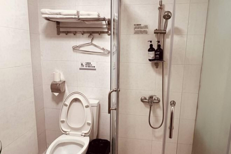 Bathroom 4, Guangdong Educational Activities Center, Guangzhou