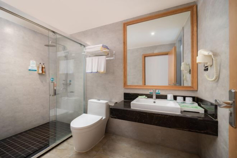 Bathroom 4, Yougu Inn (Ding'an Bus Station Store), Hainan