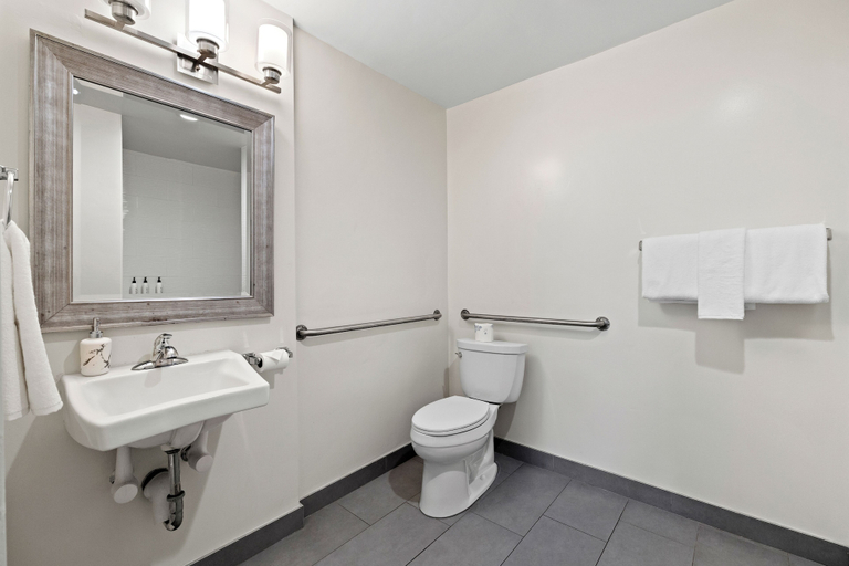 Bathroom 5, Marina Village Inn, Alameda