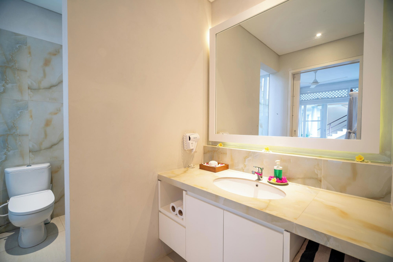 Bathroom 3, Raaga Samudra Villa, Karangasem