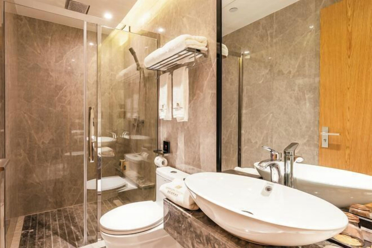 Bathroom 3, Sovereign Garden Hotel, Wenzhou