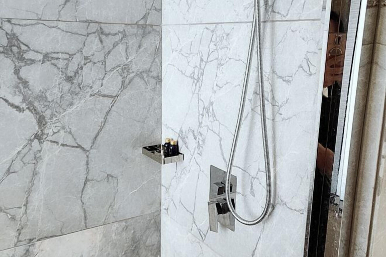 Bathroom 3, Yanfu Hotel, Zhanjiang