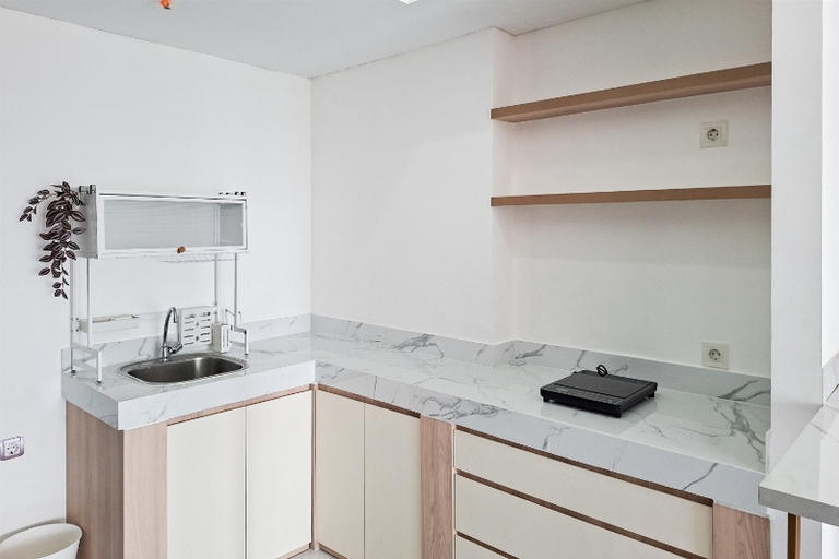 Others 5, Lavish White 1BR at Casa de Parco Apartment By Travelio, Tangerang