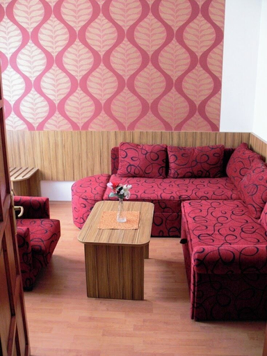 Others 5, Hid Hotel, Budapesti