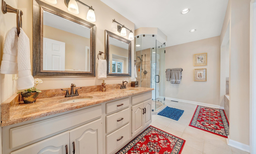 Bathroom 2, Lake Allure - Private Dock, Indoor Pool, and Hot Tub, Bedford