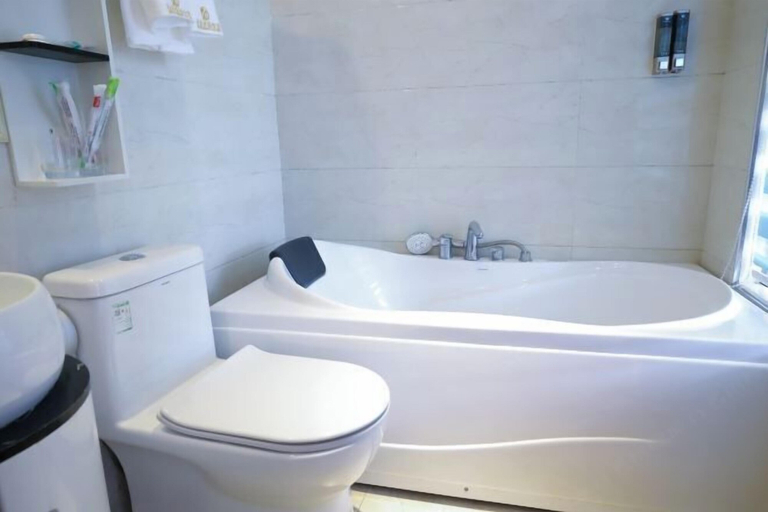 Bathroom 3, Fengjie Hongqiao Business Hotel, Chongqing