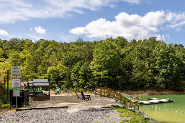 Room 3, Smoky Shores Lakeview Cabin by Beyond Expectations, Jefferson