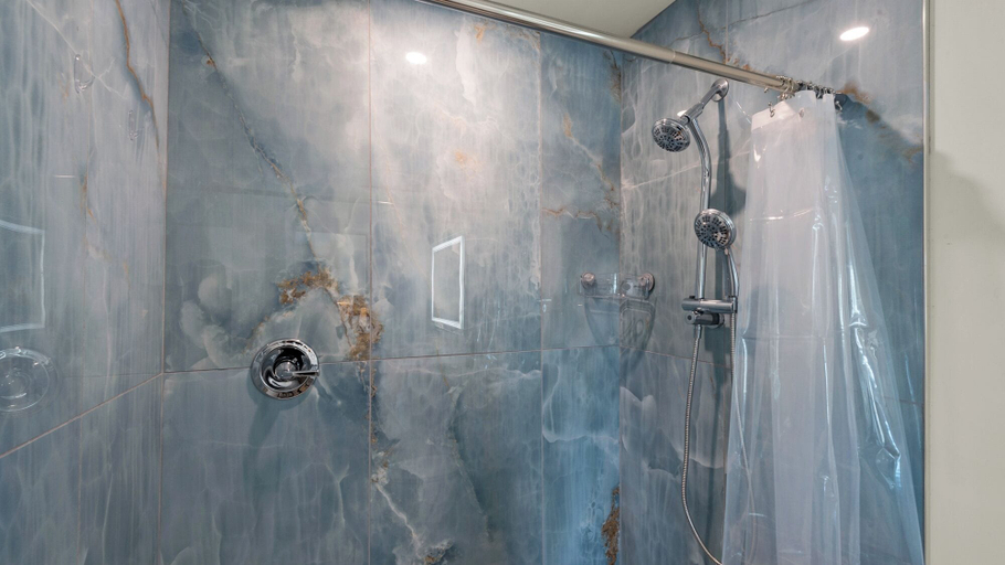 Bathroom 4, Hidden Beach Villas, Walton