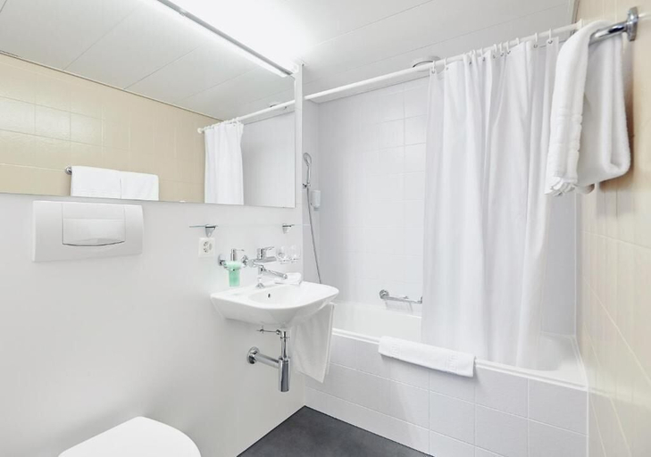 Bathroom 4, Hotel Schiff am Rhein, Rheinfelden