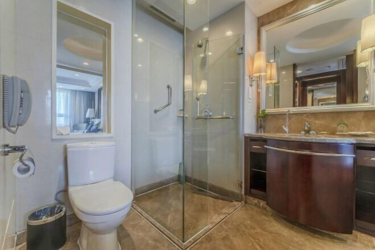 Bathroom 4, Guo Erluosi Hotel, Songyuan