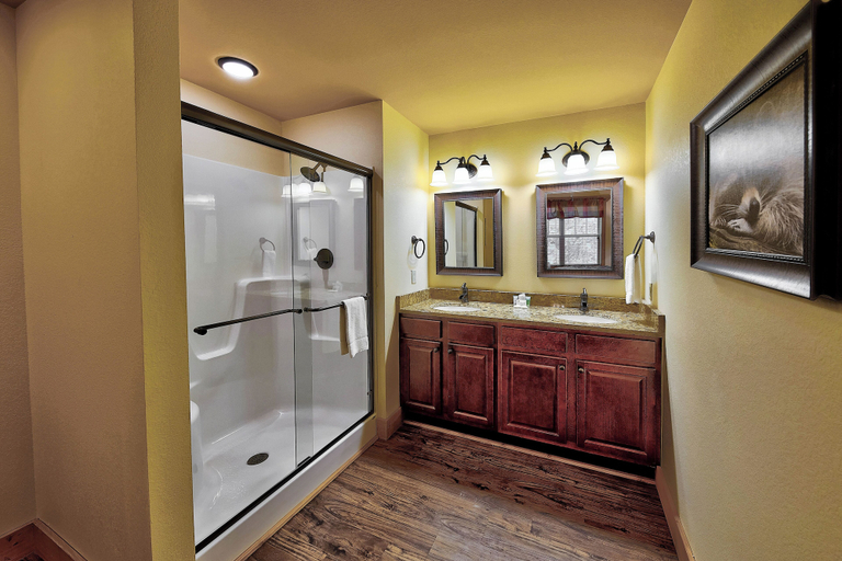 Bathroom 3, Break Time, Sevier