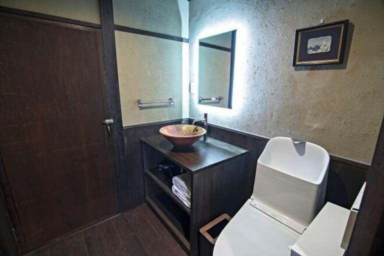 Bathroom 4, Onju Kamikyo, Kyoto