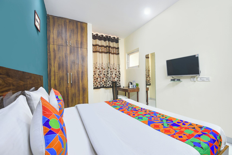 Room 5, FabHotel Arpit Residency, Gurgaon