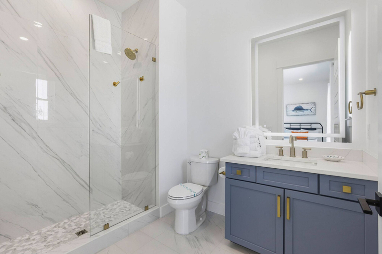 Room 4, Beach Blessing- Pool Elevator Sleeps 16 SIX Bedrooms 6 Baths, Baldwin