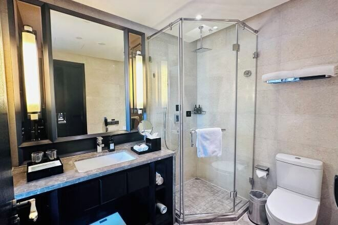 Bathroom 4, Kaihua International Hotel, Quzhou