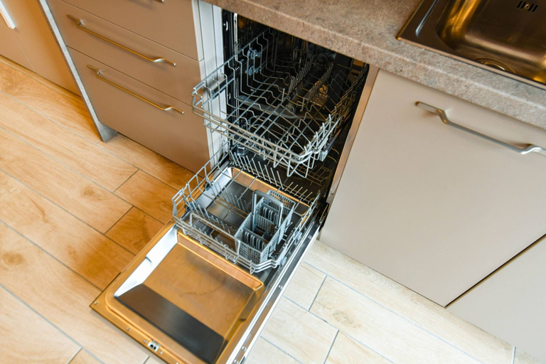 Room 5, Casa Vino in Sal With 1 Bedrooms and 1 Bathrooms, Brescia