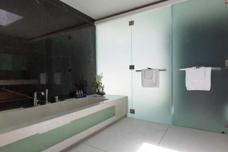 Bathroom 3, Fashionable Villa Malabar Beachfront 5 Bedrooms Plus 2 Kid's Bedrooms 10+6, Ko Samui