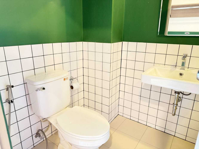 Bathroom 4, Collection O The Singha Chiangmai Hotel, Muang Chiang Mai