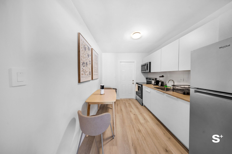 Private kitchen 2, Chic 1-BD Apt in Miami Gym-Free Parking, Miami-Dade